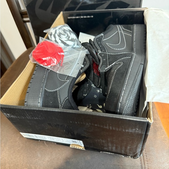 Nike Black and Red Sneakers main image 8